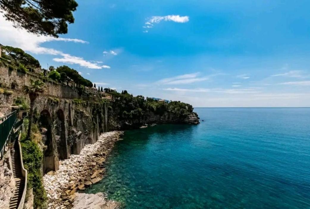 Pieve Ligure A Picco Sul Mare Con Piscina Villa Regina Exterior photo